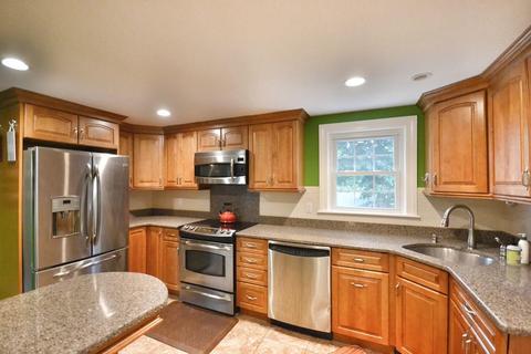 51 Converse St, Wakefield, MA 01880 photo 2