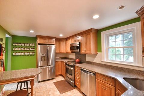 51 Converse St, Wakefield, MA 01880 photo 3