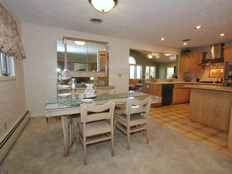 67 Wilkinson St, Worcester, MA 01606 photo 4