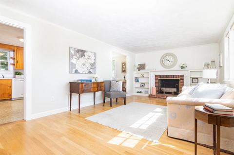 29 Scott Cir, Dedham, MA 02026 photo 5
