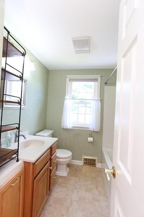 28 Overhill Dr, Springfield, MA 01129 photo 26
