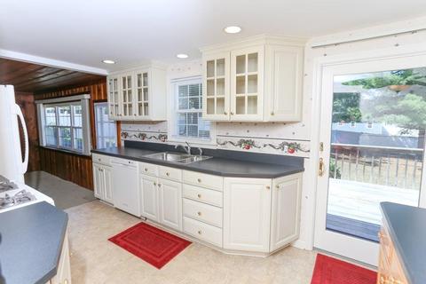 28 Overhill Dr, Springfield, MA 01129 photo 3