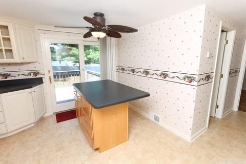 28 Overhill Dr, Springfield, MA 01129 photo 7