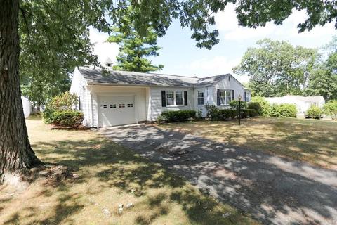 28 Overhill Dr, Springfield, MA 01129 photo 2