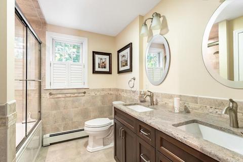 86 Red Gate Ln, Reading, MA 01867 photo 15