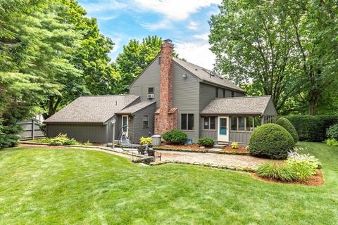 86 Red Gate Ln, Reading, MA 01867 photo 32