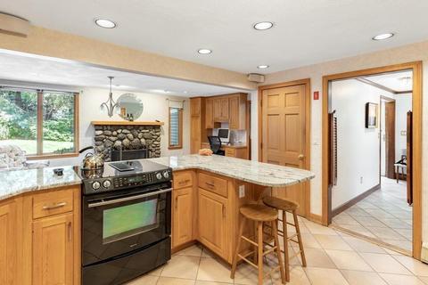 86 Red Gate Ln, Reading, MA 01867 photo 5