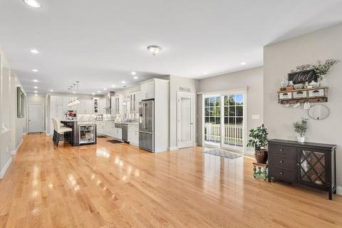 80 Regency Dr, Dracut, MA 01826 photo 9