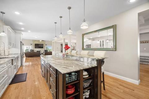 80 Regency Dr, Dracut, MA 01826 photo 11