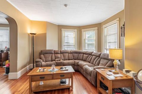 37 Glendale St, Everett, MA 02149 photo 2