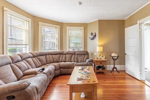 37 Glendale St, Everett, MA 02149 photo 3