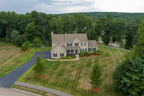 3 Francis Dr, Upton, MA 01568 photo 2