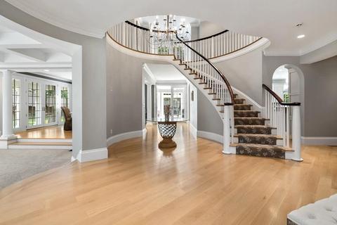 196 Bridle Trail Rd, Needham, MA 02492 photo 2