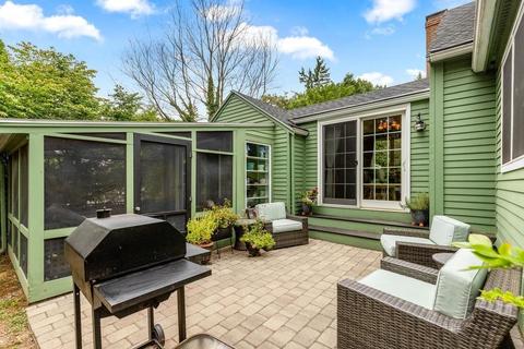 4 Yale Blvd, Beverly, MA 01915 photo 3