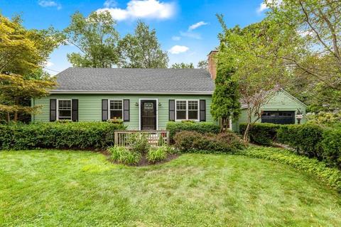 4 Yale Blvd, Beverly, MA 01915 photo 1