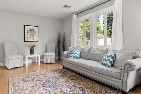 27 Chubb Rd, Framingham, MA 01701 photo 4