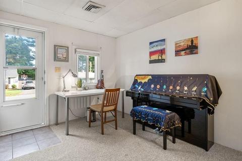 27 Chubb Rd, Framingham, MA 01701 photo 12