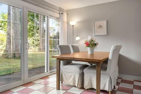 27 Chubb Rd, Framingham, MA 01701 photo 8