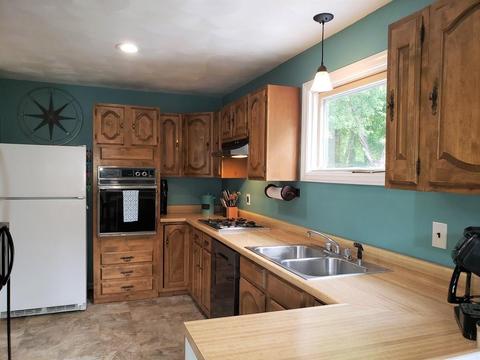 8 Mark St, Ayer, MA 01432 photo 2