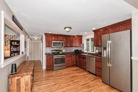 173 Harkness Ave, Springfield, MA 01118 photo 4