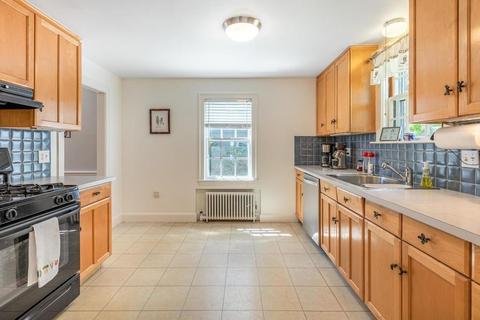 34 Eustis St, Arlington, MA 02476 photo 13