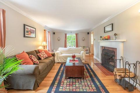 34 Eustis St, Arlington, MA 02476 photo 6