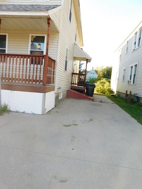 76 Manhattan St, Springfield, MA 01109 photo 6