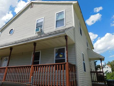 76 Manhattan St, Springfield, MA 01109 photo 3