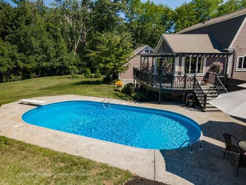 2 Rustic Ln, Plaistow, NH 03865 photo 4