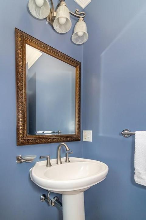 12 Pinevale Ave, Wellesley, MA 02482 photo 10