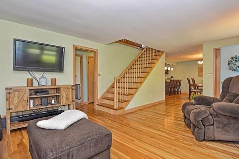 18 Gaskill St, Mendon, MA 01756 photo 11