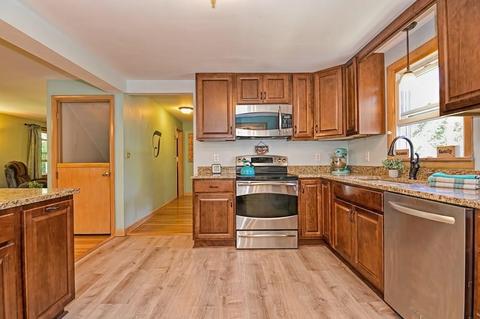 18 Gaskill St, Mendon, MA 01756 photo 7