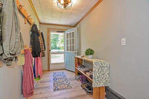18 Gaskill St, Mendon, MA 01756 photo 3