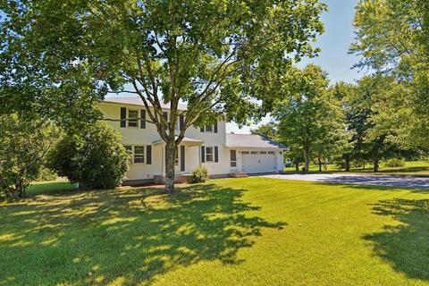 18 Gaskill St, Mendon, MA 01756 photo 2