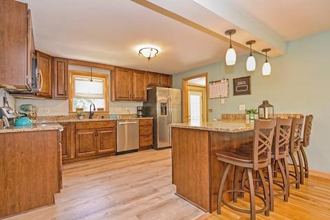 18 Gaskill St, Mendon, MA 01756 photo 5