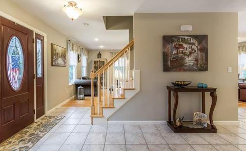 22 Arrowhead Ln, Raynham, MA 02767 photo 4