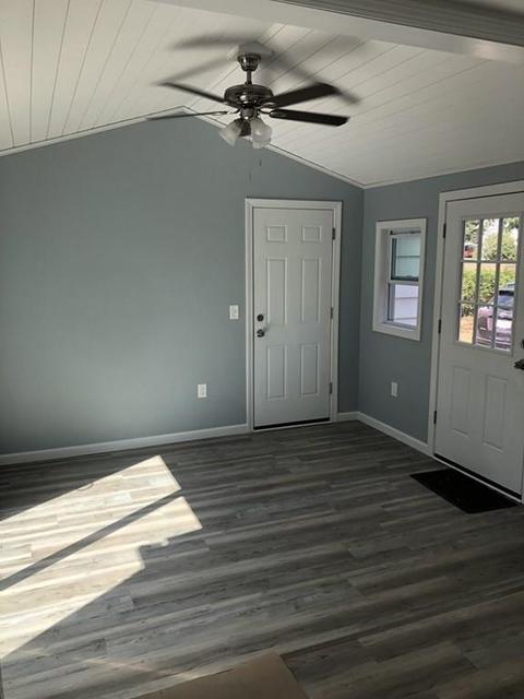 28 Drury St, Springfield, MA 01129 photo 3