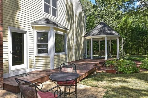 93 Bates St, Mendon, MA 01756 photo 8