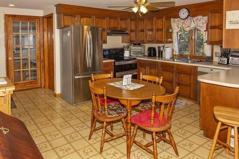 70 Labelle Dr, Chicopee, MA 01020 photo 8