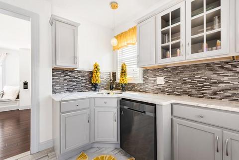 35 Trillium St, Springfield, MA 01108 photo 8