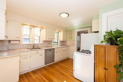 20 Benjamin Rd, Arlington, MA 02476 photo 18