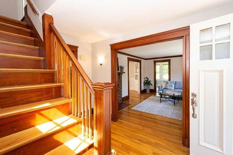 20 Benjamin Rd, Arlington, MA 02476 photo 4