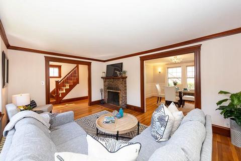 20 Benjamin Rd, Arlington, MA 02476 photo 8