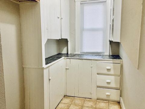 9 Massasoit Pl, Springfield, MA 01107 photo 12