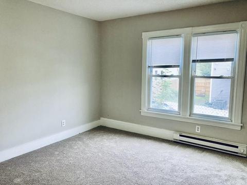 9 Massasoit Pl, Springfield, MA 01107 photo 5