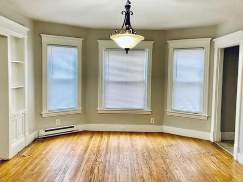 9 Massasoit Pl, Springfield, MA 01107 photo 4