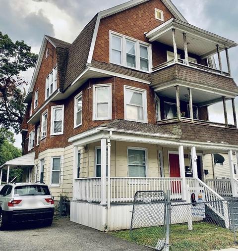 9 Massasoit Pl, Springfield, MA 01107 photo 1
