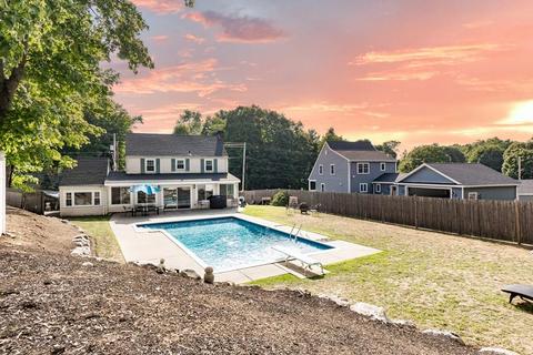 311 Maple St, Danvers, MA 01923 photo 2