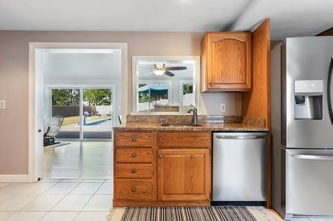 311 Maple St, Danvers, MA 01923 photo 9