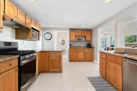 311 Maple St, Danvers, MA 01923 photo 11